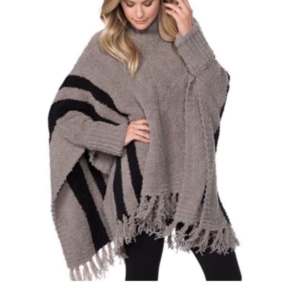 Barefoot Dreams Cozy chic beach poncho fringe one plus size fits most EUC - Picture 5 of 17